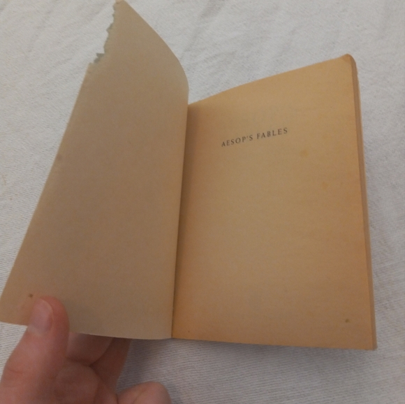 EUC vintage Penguin 60s Aesop's Fables Green With Orange Spine - Picture 3 of 6